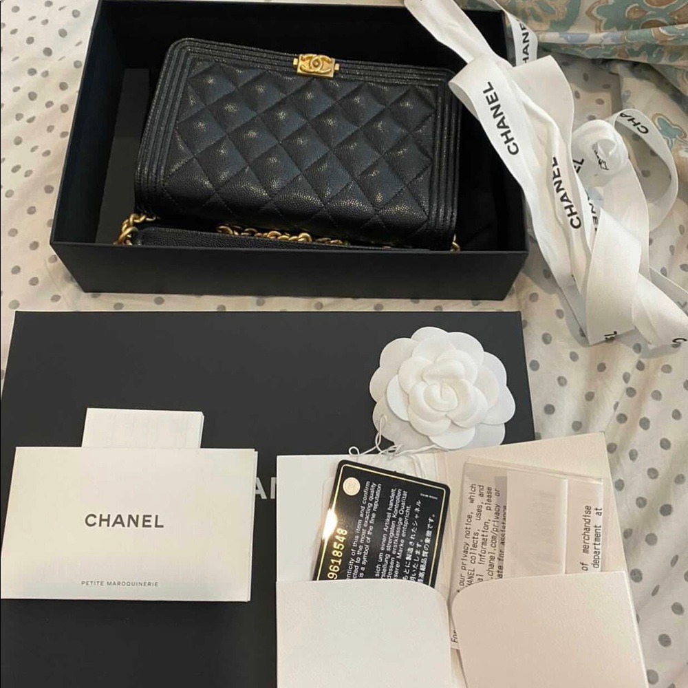 Caviar Quilted Boy Wallet On Chain WOC Black